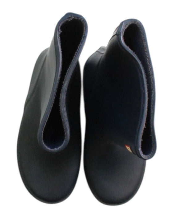 A Black Rain Boots from Hunter in size 5T for neutral. (Back View)
