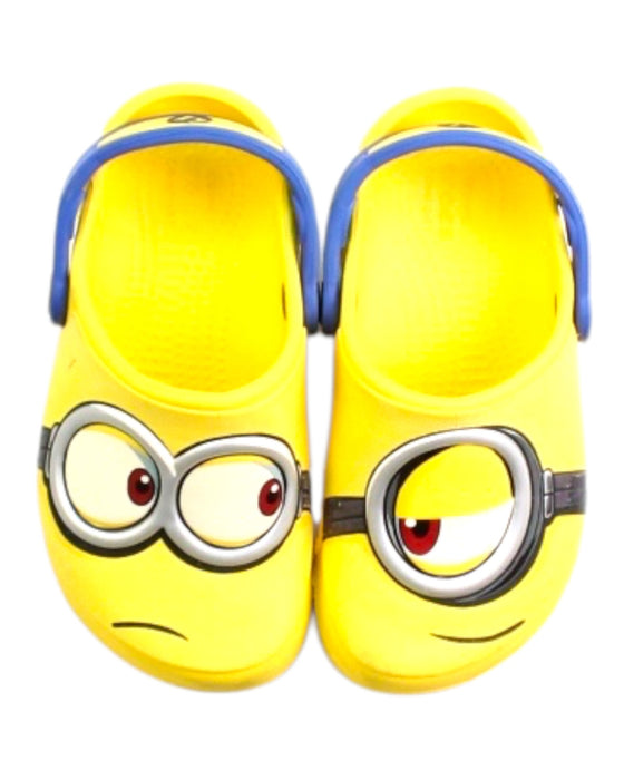 A Yellow Sandals from Crocs in size 4T for neutral. (Back View)