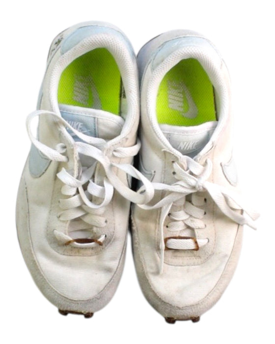 A White Sneakers from Nike in size 10Y for girl. (Back View)