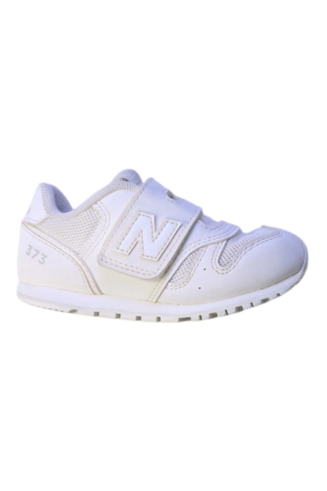 A White Sneakers from New Balance in size 18-24M for girl. (Front View)