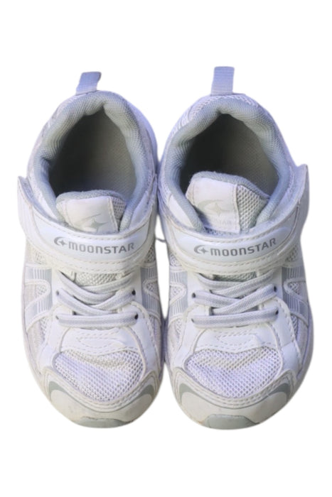 A White Sneakers from Moonstar in size 4T for neutral. (Back View)