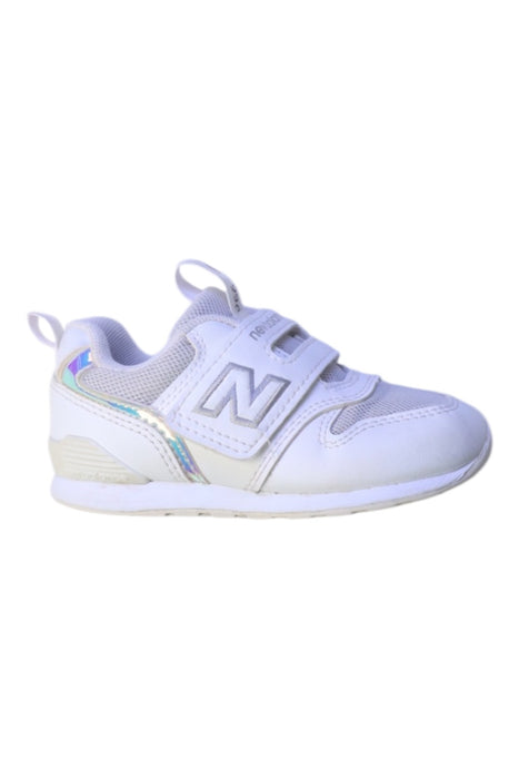 A White Sneakers from New Balance in size 3T for neutral. (Front View)