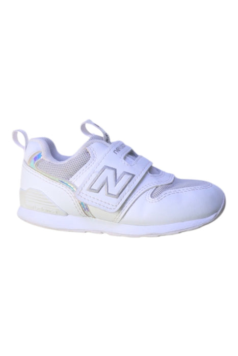 A White Sneakers from New Balance in size 4T for neutral. (Front View)