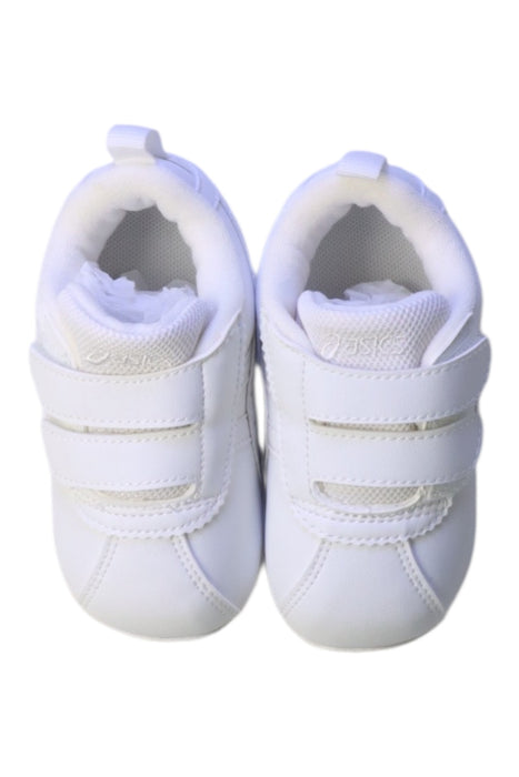A White Sneakers from ASICS in size 12-18M for neutral. (Back View)