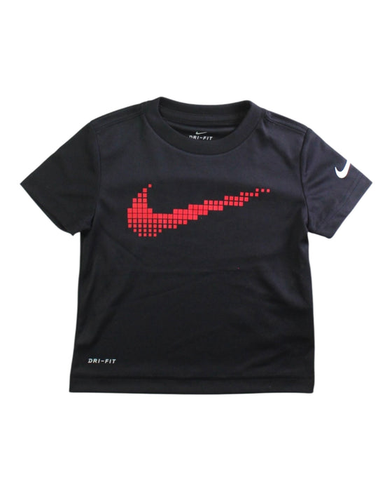 A Black Short Sleeve T Shirts from Nike in size 12-18M for boy. (Front View)