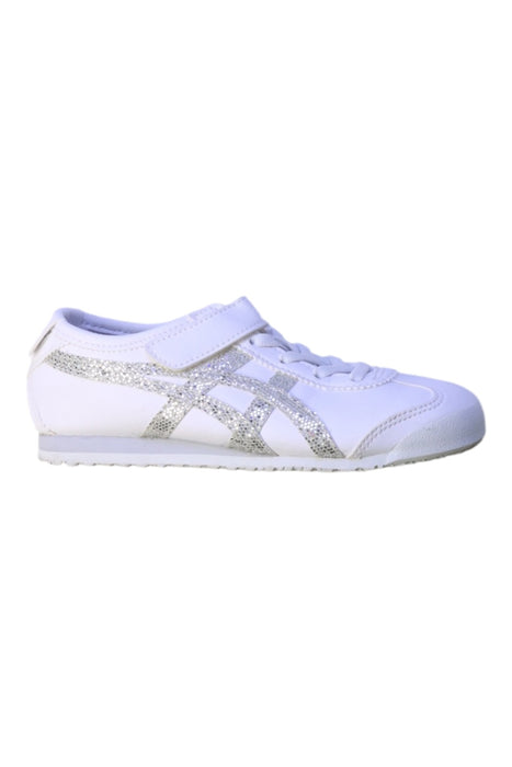 A White Sneakers from Onitsuka Tiger in size 6T for girl. (Front View)
