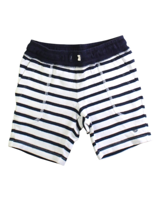 A White Shorts from Petit Bateau in size 3T for boy. (Front View)