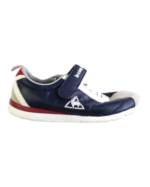 A Navy Sneakers from Le Coq Sportif in size 6T for boy. (Front View)