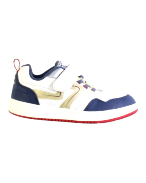 A White Sneakers from Dr. Kong in size 6T for boy. (Front View)