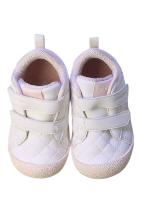 A White Sneakers from Dr. Kong in size 18-24M for girl. (Back View)