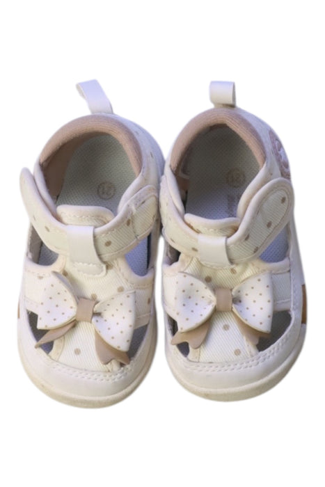 A White Sneakers from Dr. Kong in size 12-18M for girl. (Back View)