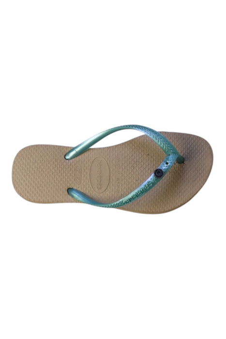 A Beige Flip Flops from Havaianas in size 6T for girl. (Front View)