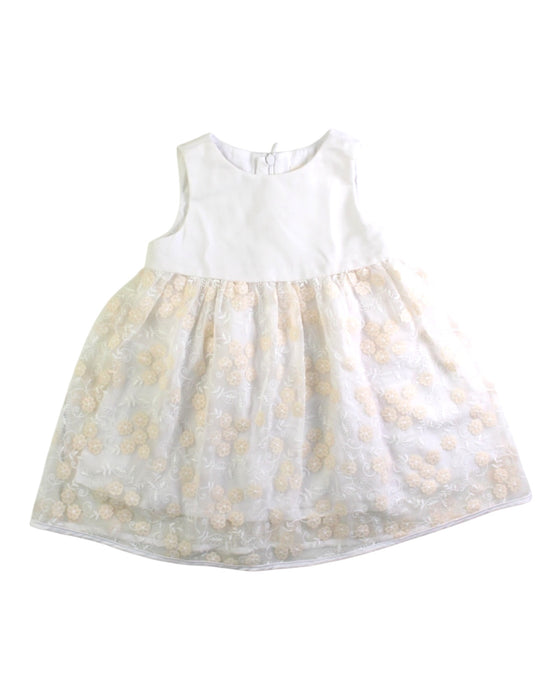 A White Sleeveless Dresses from Momonittu in size 12-18M for girl. (Front View)
