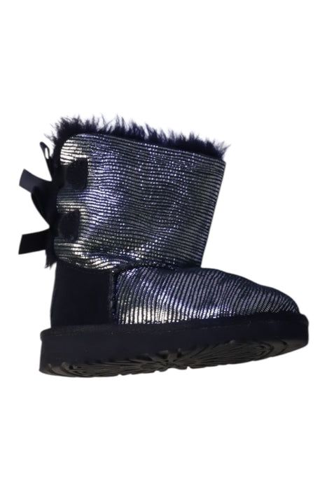 A Navy Winter Boots from UGG in size 18-24M for girl. (Front View)