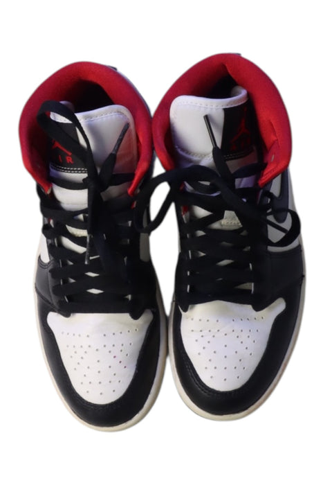 A Multicolour Sneakers from Air Jordan in size 12Y for boy. (Back View)