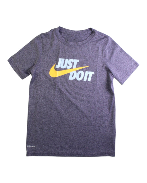 A Grey Short Sleeve T Shirts from Nike in size 8Y for boy. (Front View)