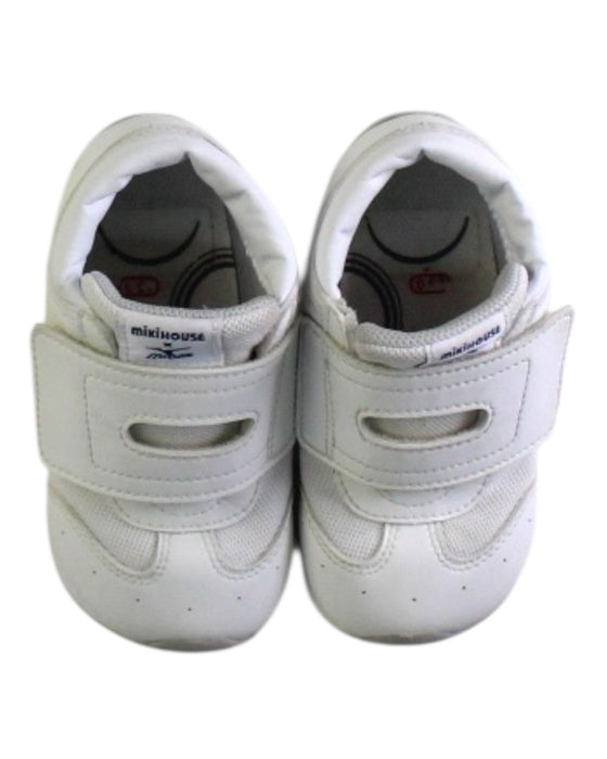 A White Sneakers from Miki House in size 3T for neutral. (Back View)