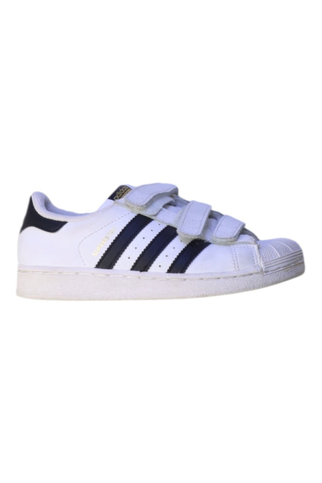 A White Sneakers from Adidas in size 7Y for neutral. (Front View)