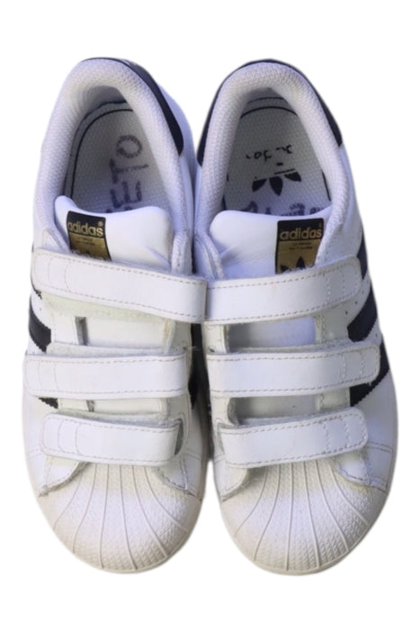 A White Sneakers from Adidas in size 7Y for neutral. (Back View)