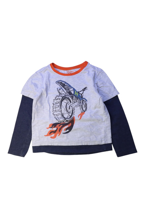A Blue Long Sleeve T Shirts from Hatley in size 5T for boy. (Front View)