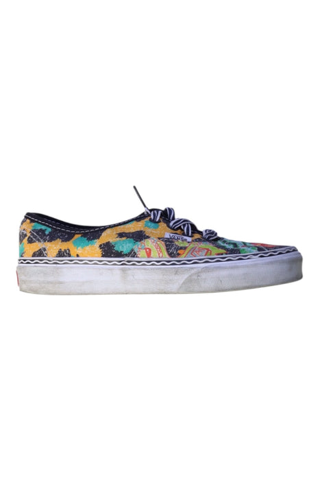 A Multicolour Sneakers from Vans in size 10Y for neutral. (Front View)