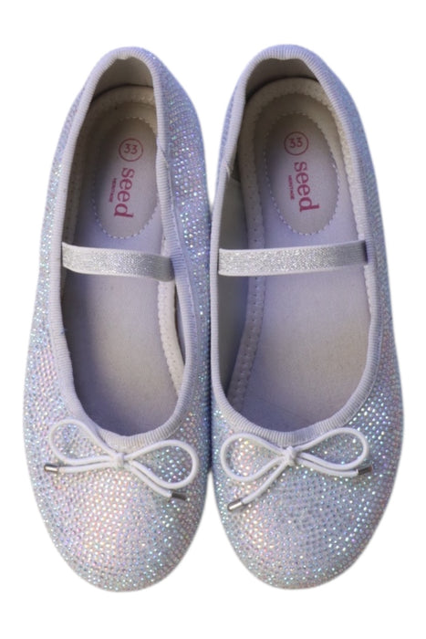 A Silver Flats from Seed in size 7Y for girl. (Back View)