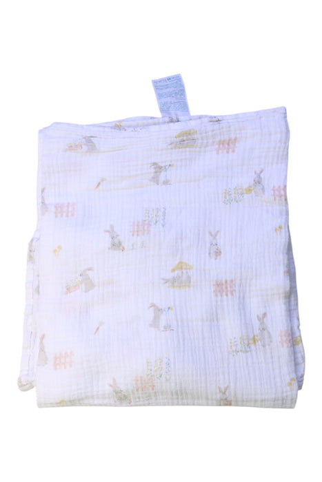 A White Swaddles from Aden & Anais in size O/S for neutral. (Front View)