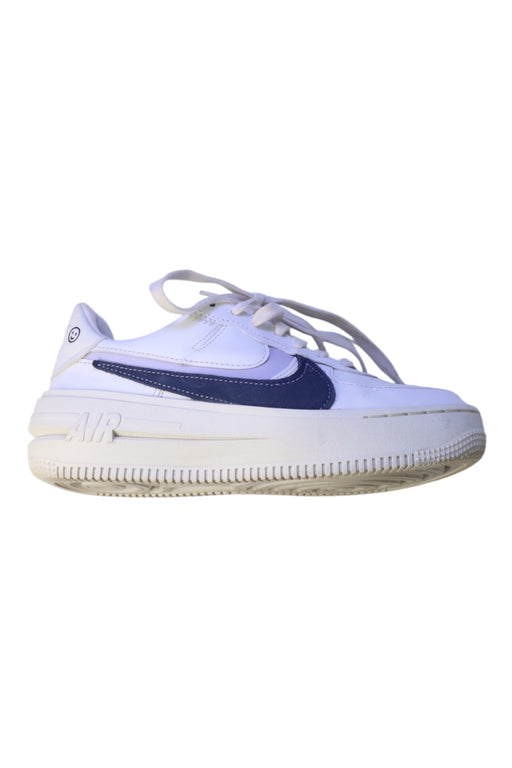 A White Sneakers from Nike in size 12Y for girl. (Front View)