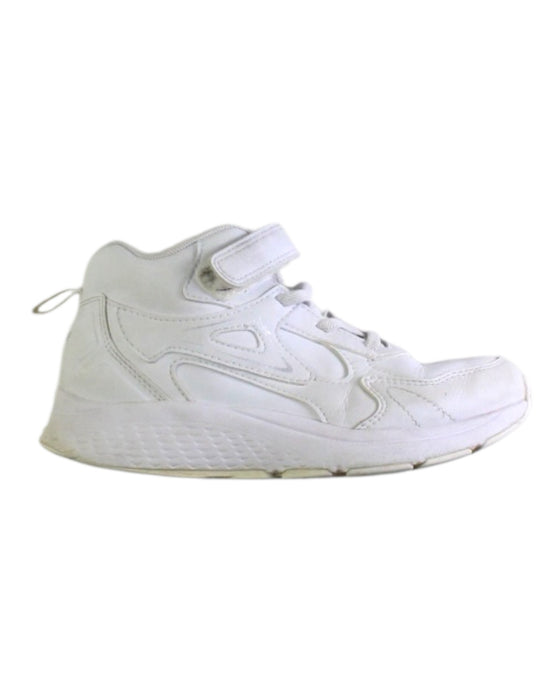 A White Sneakers from Dr. Kong in size 7Y for boy. (Front View)