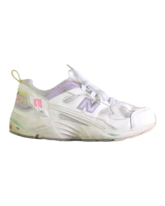 A White Sneakers from New Balance in size 3-6M for girl. (Front View)