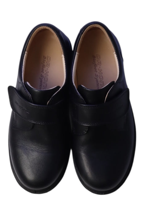 A Navy Dress Shoes from Dr. Kong in size 7Y for boy. (Back View)