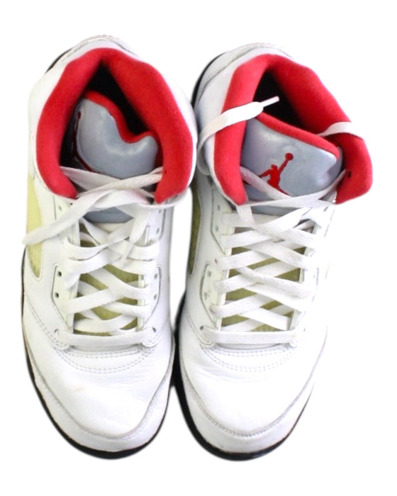 A White Sneakers from Air Jordan in size 12Y for boy. (Back View)