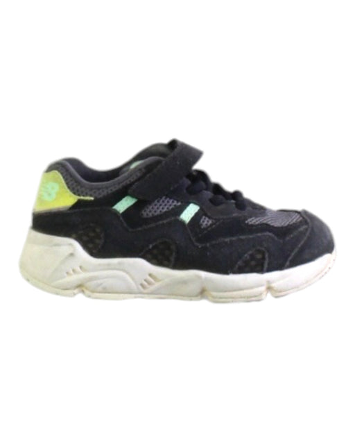 A Black Sneakers from New Balance in size 3T for boy. (Front View)