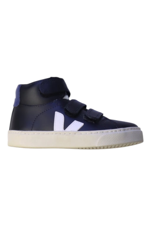 A Navy Sneakers from Veja in size 5T for boy. (Front View)
