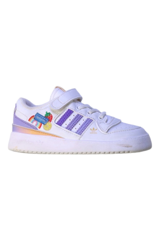 A White Sneakers from Adidas in size 4T for girl. (Front View)