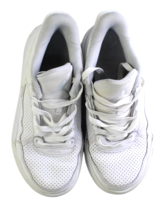 A White Sneakers from Air Jordan in size 10Y for neutral. (Back View)