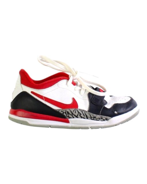 A Red Sneakers from Air Jordan in size 10Y for boy. (Front View)