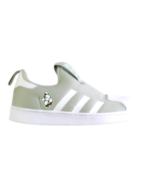 A Green Sneakers from Adidas in size 7Y for neutral. (Front View)