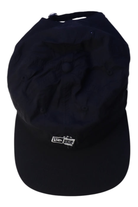 A Black Caps from New Era in size 12Y for neutral. (Front View)