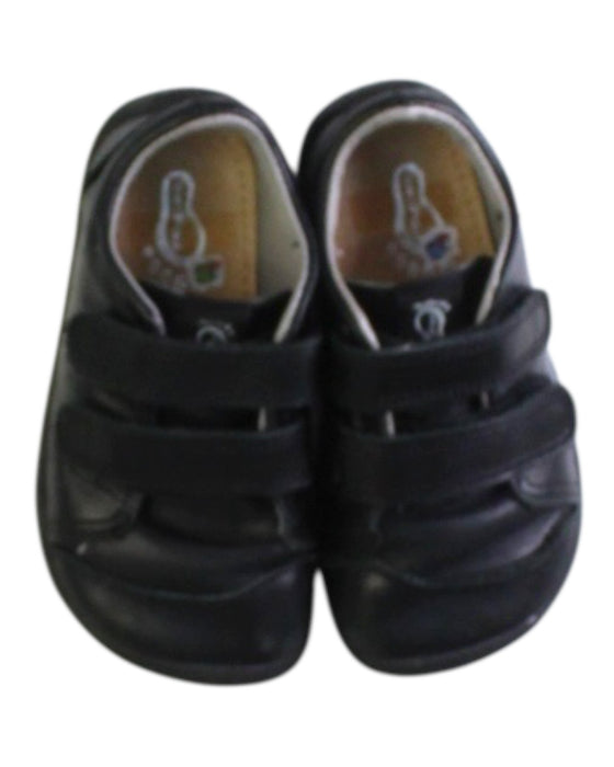 A Black Sneakers from Bar3Foot in size 4T for boy. (Back View)