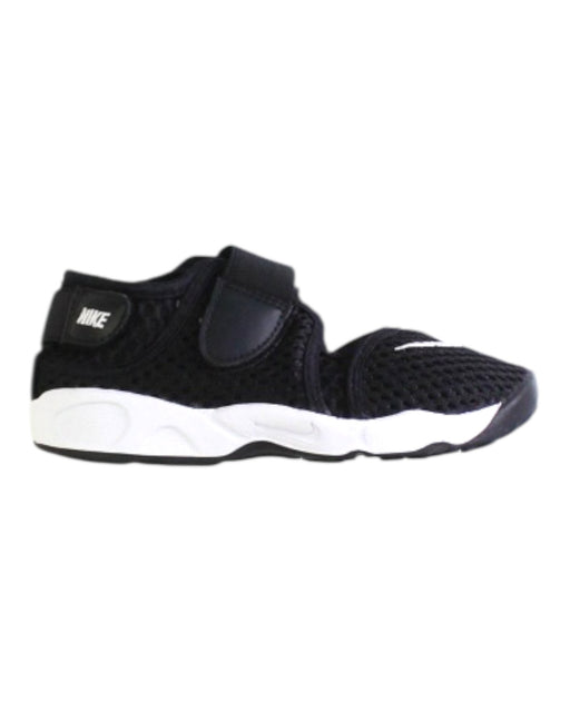 A Black Sneakers from Nike in size 4T for neutral. (Front View)