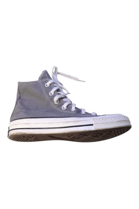 A Grey Sneakers from Converse in size 12Y for boy. (Front View)