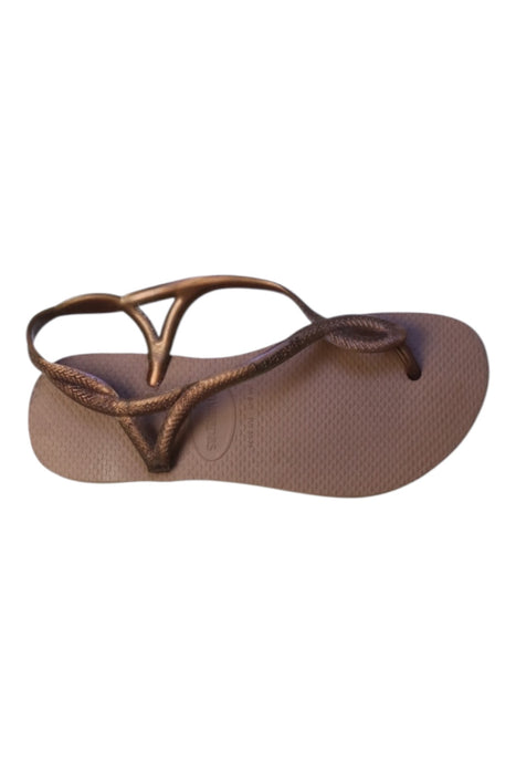 A Brown Flip Flops from Havaianas in size 10Y for girl. (Front View)