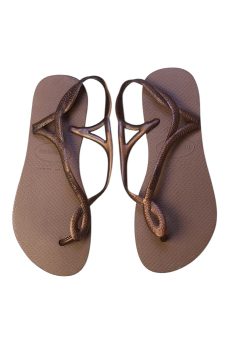A Brown Flip Flops from Havaianas in size 10Y for girl. (Back View)