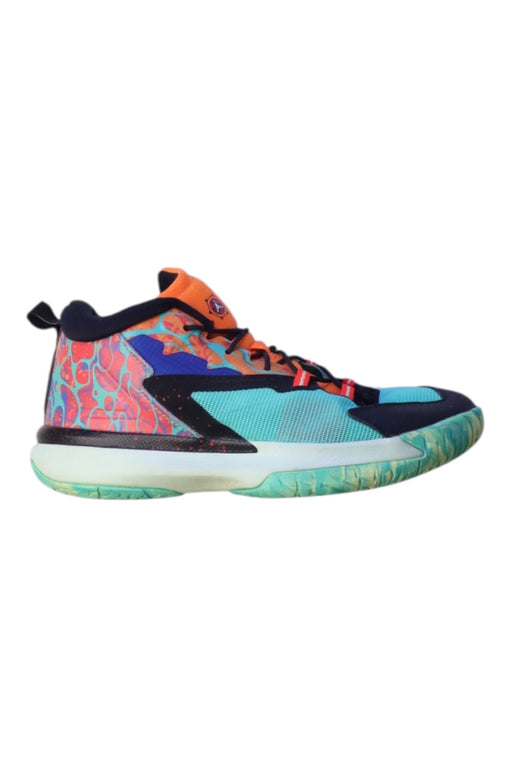 A Multicolour Sneakers from Air Jordan in size 7Y for neutral. (Front View)