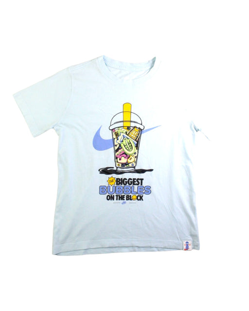 A White Short Sleeve T Shirts from Nike in size 10Y for boy. (Front View)