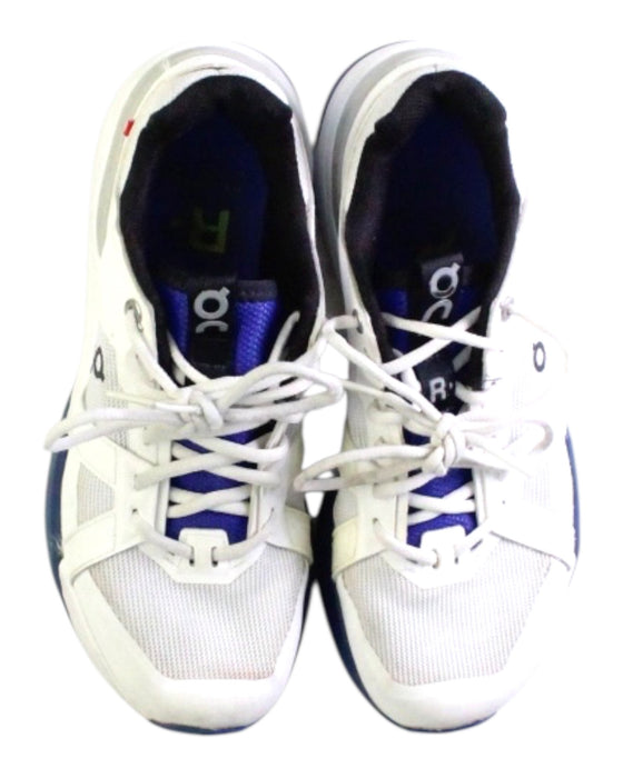 A White Sneakers from On in size 11Y for neutral. (Back View)
