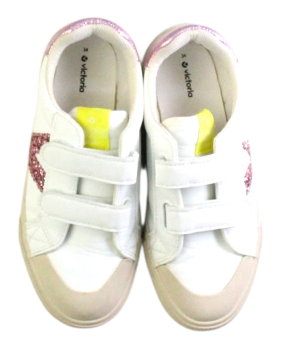 A White Sneakers from Victoria in size 9Y for girl. (Back View)