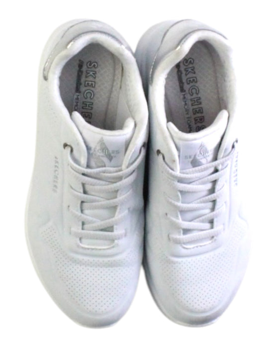A White Sneakers from Skechers in size 11Y for neutral. (Back View)