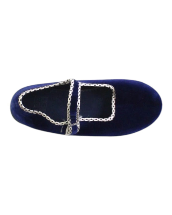 A Blue Flats from Bonton in size 6T for girl. (Front View)